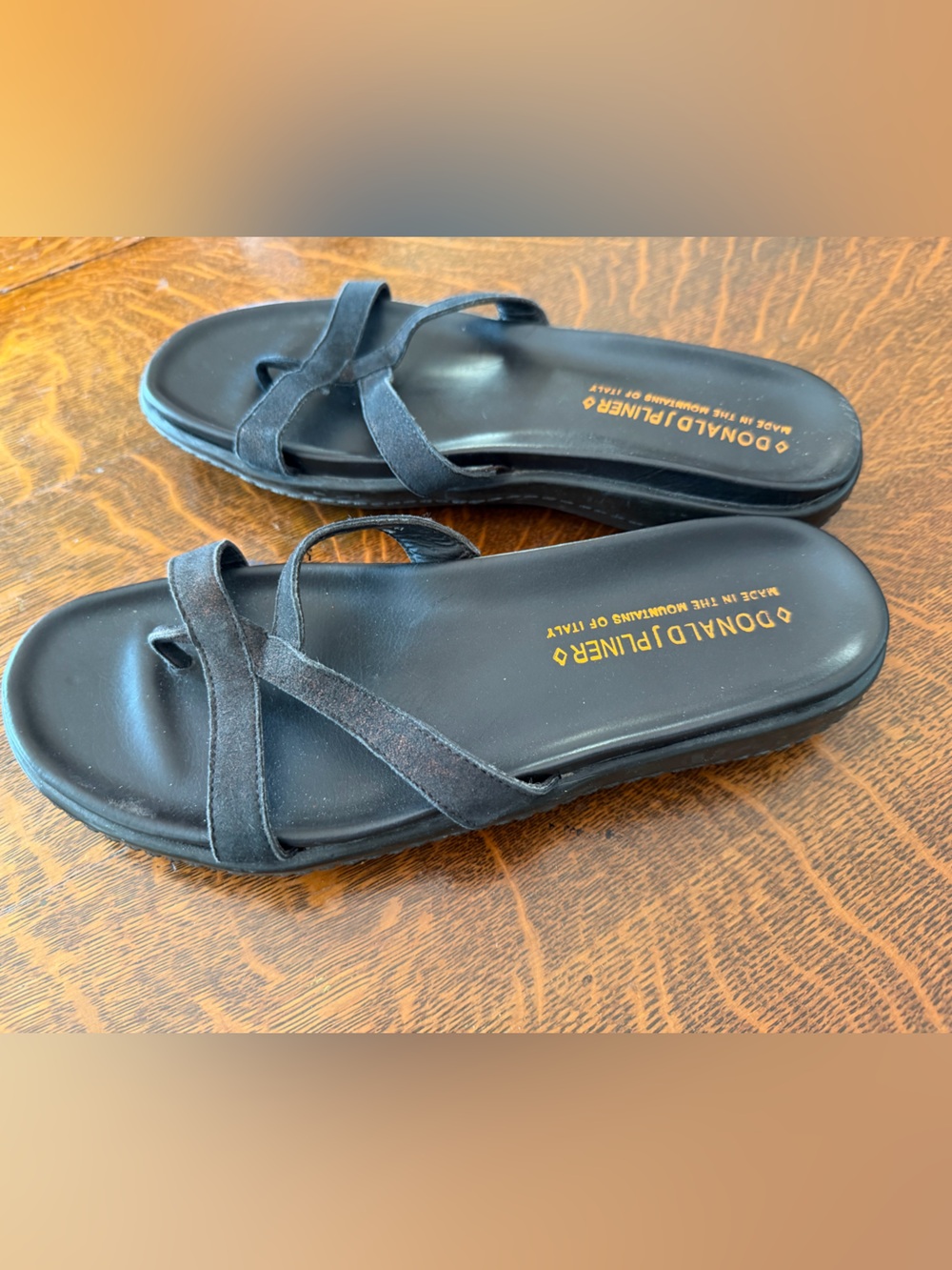Women’s Donald J. Pliner Black Leather Crisscross Slide Sandals Sz 9 M